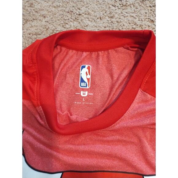 Red NBA Chicago Bulls Men's Graphic T-shirt Size L - Picture 7 of 9